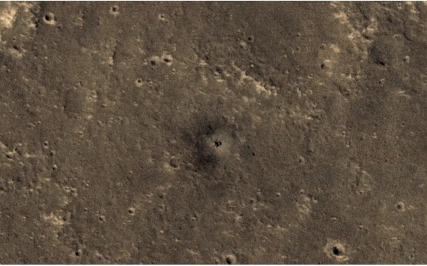 Tàu NASA tìm ra “nấm mộ kho báu” của một tàu vũ trụ khác