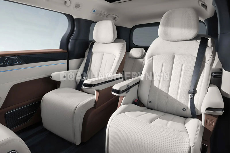 ‘Kẻ hạ sát’ Toyota Alphard trình làng: Công suất 428 mã lực, siêu tiết kiệm xăng, trang bị tối tân, giá chưa tới 820 triệu đồng