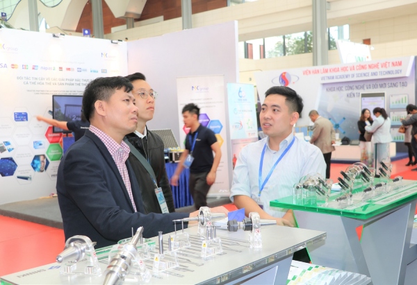 Giải bài toán hấp thụ công nghệ, thoát bẫy thu nhập trung bình