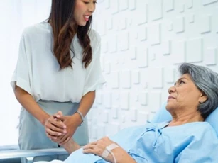 Lúc cuối đời, mẹ tôi mới nói ra bí mật đã giấu kín suốt 20 năm giữa bà và chị dâu