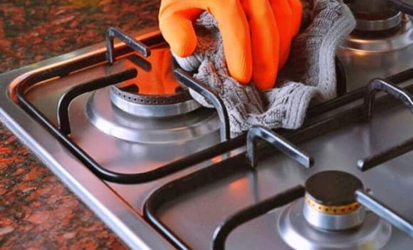 Mẹo 'vàng' làm sạch bếp gas rỉ sét tại nhà: Đơn giản, tiết kiệm và an toàn, nhà giàu nghèo đều cần
