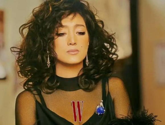 Củng Lợi không xinh đẹp nhất nhưng dù có chụp ảnh cùng ai cũng không thua! Cư dân mạng: Đẹp hơn cả Lâm Thanh Hà