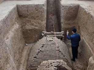 Lăng mộ chôn 4 bộ hài cốt trẻ em dưới 4 góc: Thành phần kim loại tìm thấy trong xương vạch trần hủ tục mai táng bất nhân
