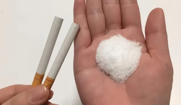 Bỏ thuốc lá và muối với nhau, nhiều người không hiểu công dụng của nó, bạn sẽ phải cảm ơn sau khi tìm hiểu