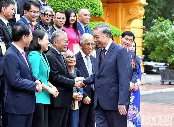 Cộng đồng người Việt Nam ở nước ngoài: Cống hiến tài trí, dựng xây đất nước