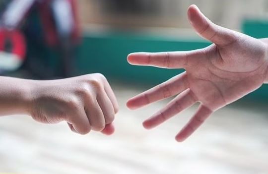 Chuyên gia tiết lộ cách chiến thắng trò chơi ‘oẳn tù tì’ chắc chắn 90% đánh bại được đối phương