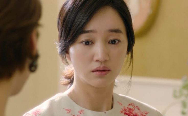 Kịch tính trong ngày ra tòa: Mẹ chồng cũ bất ngờ dúi vào tay tôi một cọc tiền, tôi không biết nên làm gì!