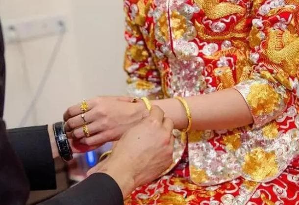 Đeo vòng vàng bên tay trái, phụ nữ sẽ trải qua 3 thay đổi kỳ lạ này, sự thật mà 99% người không hay biết