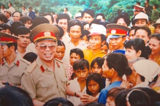 &#x110;&#x1EA1;i t&#x1B0;&#x1EDB;ng duy nh&#x1EA5;t c&#x1EE7;a Vi&#x1EC7;t Nam l&#xE0; ng&#x1B0;&#x1EDD;i Qu&#x1EA3;ng Tr&#x1ECB;: Gia th&#x1EBF; &#x111;&#xE1;ng ng&#x1B0;&#x1EE1;ng m&#x1ED9;, t&#xEA;n &#x111;&#x1B0;&#x1EE3;c &#x111;&#x1EB7;t cho nhi&#x1EC1;u &#x111;&#x1ECB;a danh