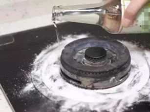 Bỏ túi ngay mẹo tiết kiệm 'tiền triệu' với giấm trắng, bếp gas nhà nào cũng nên áp dụng