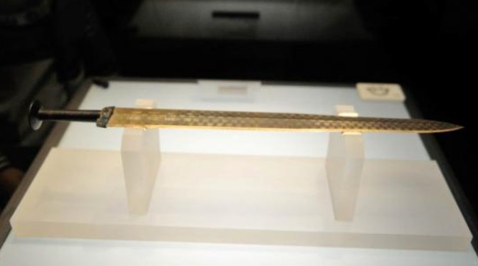 Bí ẩn cổ kiếm ngàn năm không gỉ, sắc bén vô cùng của Câu Tiễn