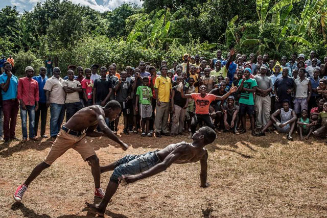 T&#xEC;m hi&#x1EC3;u b&#x1ED9; t&#x1ED9;c &#x2018;hi&#x1EBF;u chi&#x1EBF;n&#x2019; b&#x1EAD;c nh&#x1EA5;t h&#xE0;nh tinh, tr&#x1EBB; em m&#x1EDB;i 9 tu&#x1ED5;i &#x111;&#xE3; ph&#x1EA3;i &#x111;&#x1EA5;m b&#x1ED1;c kh&#xF4;ng g&#x103;ng v&#x1EDB;i &#x111;&#x1ED1;i th&#x1EE7; m&#x1EDB;i &#x111;&#x1B0;&#x1EE3;c c&#xF4;ng nh&#x1EAD;n l&#xE0; &#x111;&#xE0;n &#xF4;ng