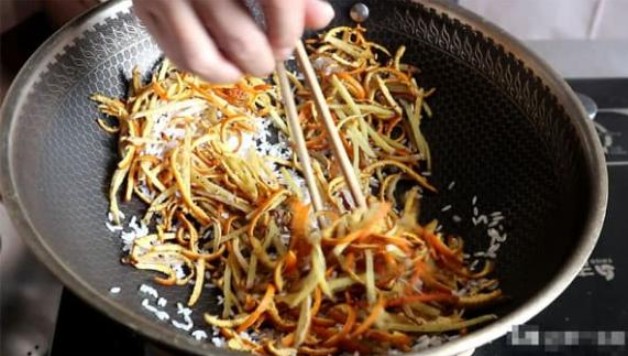 Vỏ cam và gừng có tác dụng rất tốt, giải quyết được vấn đề của nhiều người, tiết kiệm tiền và rất thiết thực