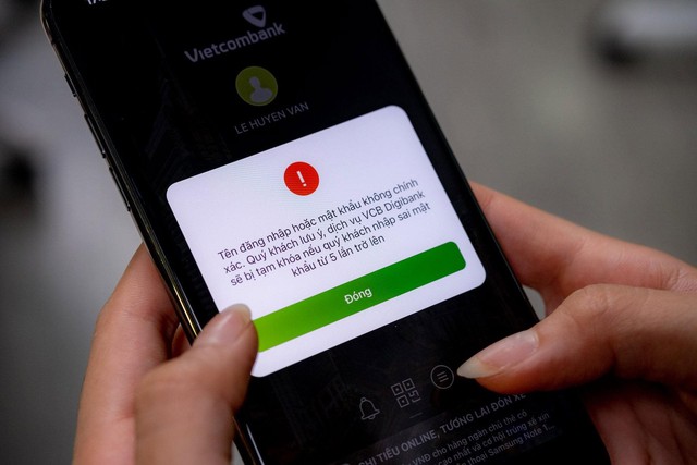 Cảnh giác với chiêu trò cố tình khiến tài khoản ngân hàng bị khóa để lừa đảo
