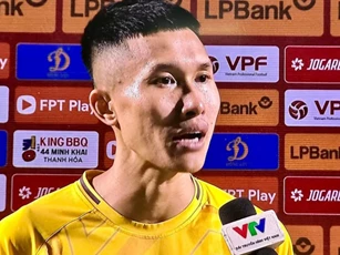 Gây sốt ở giải Đông Nam Á, trò cưng HLV Kim Sang-sik lại khiến NHM ngỡ ngàng tại V.League