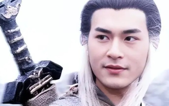 B&#xED; m&#x1EAD;t &#x111;&#x1EB1;ng sau quy&#x1EBF;t &#x111;&#x1ECB;nh lui v&#x1EC1; &#x1EDF; &#x1EA9;n c&#x1EE7;a D&#x1B0;&#x1A1;ng Qu&#xE1;: Toan t&#xED;nh c&#x1EE7;a Kim Dung hay s&#x1EF1; an b&#xE0;i cho s&#x1ED1; ph&#x1EAD;n?