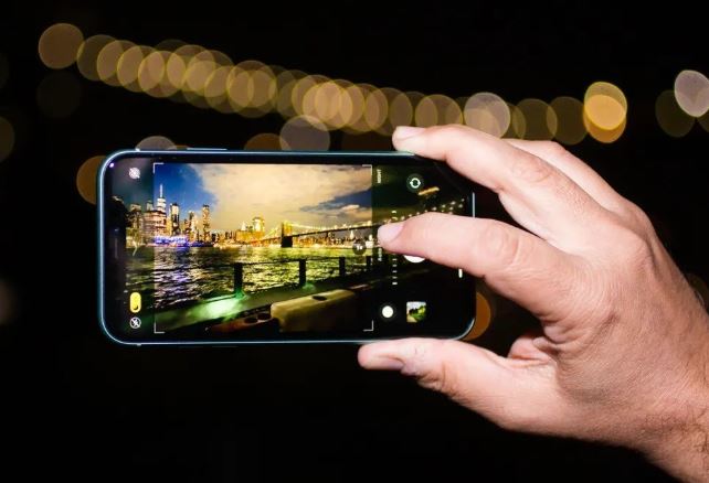 Ông già gân iPhone 11 Pro Max lực chiến cực mạnh tháng 1/2025, giá từ 6 triệu camera hơn iPhone 16