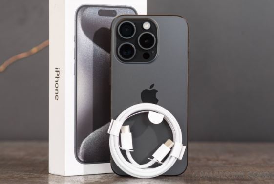 Quái vật hiệu năng nhỏ gọn iPhone 15 Pro xả kho cận Tết, giảm sâu 5 triệu, có AI xịn như iPhone 16