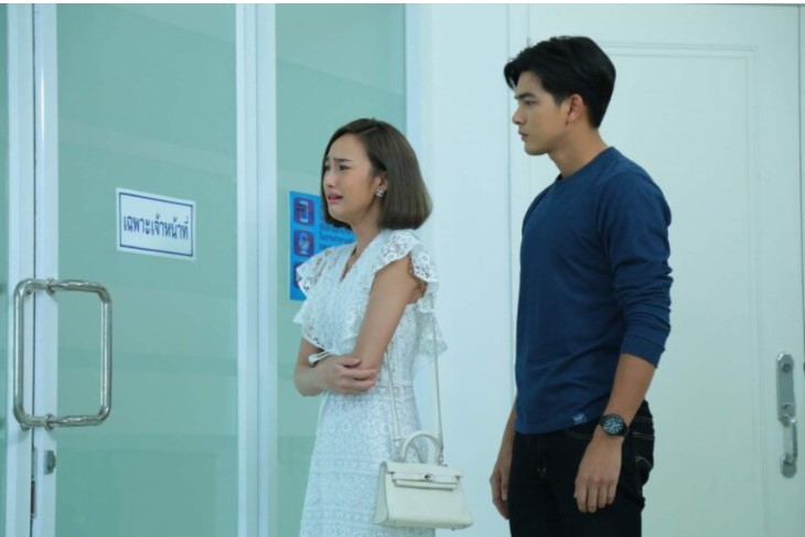 Trong ngày kỷ niệm 1 năm cưới với người chồng giàu có, tôi gọi cho chồng cũ và nhận được 200 triệu