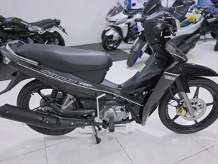 Cận cảnh Yamaha Sirius RC màu đen, giá 21,993 triệu đồng