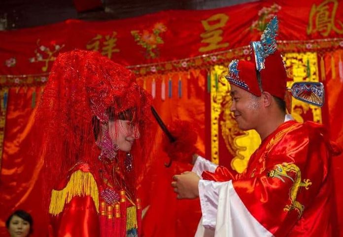 Tại sao thời cổ đại, đàn ông thường thích cưới cô dâu 13, 14 tuổi?