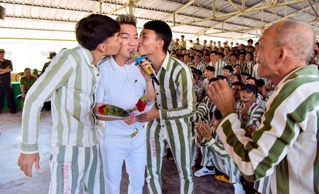 Đàm Vĩnh Hưng tiếc nuối khi không thể làm việc này trong thời gian bị cấm diễn, hứa năm sau làm lại