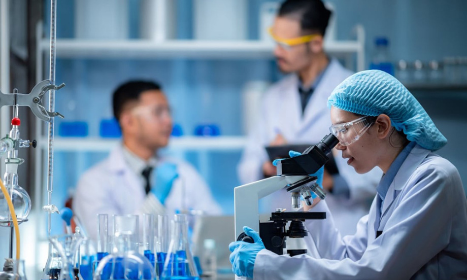 Thay &#x111;&#x1ED5;i c&#xE1;n c&#xE2;n v&#x1EC1; ti&#x1EC1;m l&#x1EF1;c khoa h&#x1ECD;c gi&#x1EEF;a Trung Qu&#x1ED1;c v&#xE0; M&#x1EF9;