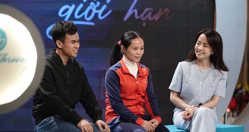 Không giới hạn: Người phụ nữ khiếm thị chinh phục đường chạy marathon 