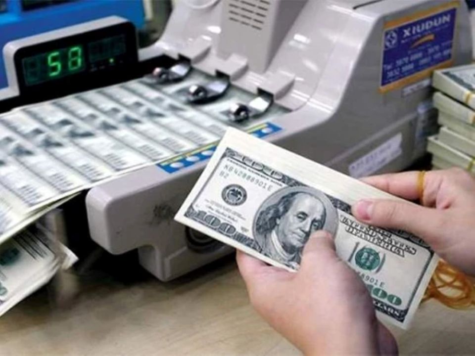 Tỷ giá ngoại tệ ngày 18/1/2025: USD đảo chiều tăng giá