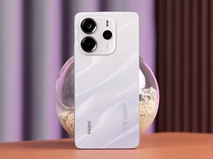 Trên tay smartphone chống nước, pin 5.500mAh, RAM 8 GB, giá từ 4,99 triệu đồng tại Việt Nam