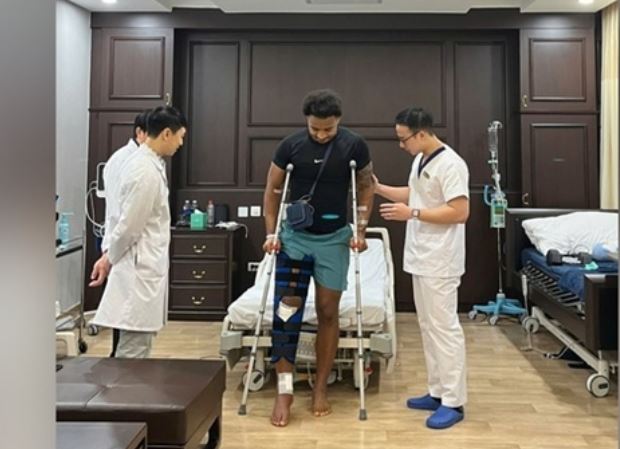 Nguyễn Xuân Son lập kỳ tích khó tin ngay trên giường bệnh, báo tin cực vui cho người hâm mộ