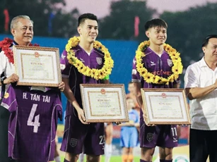 Báu vật của ĐT Việt Nam nhận cảnh báo, HLV Kim Sang-sik thực hiện sự thay đổi lớn?