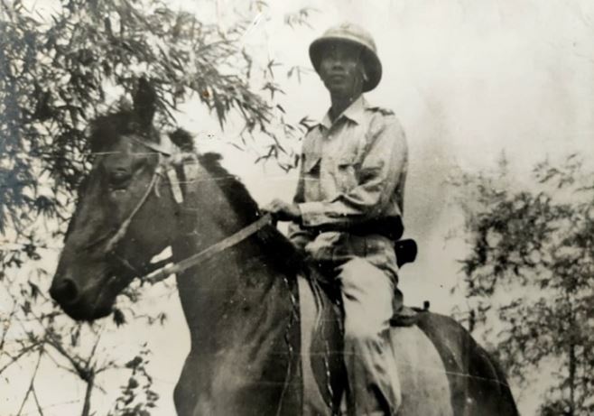 Thân thế vị tướng được phong hàm đầu tiên của Quân đội Nhân dân Việt Nam, được đích thân Bác Hồ đặt cho cái tên đặc biệt