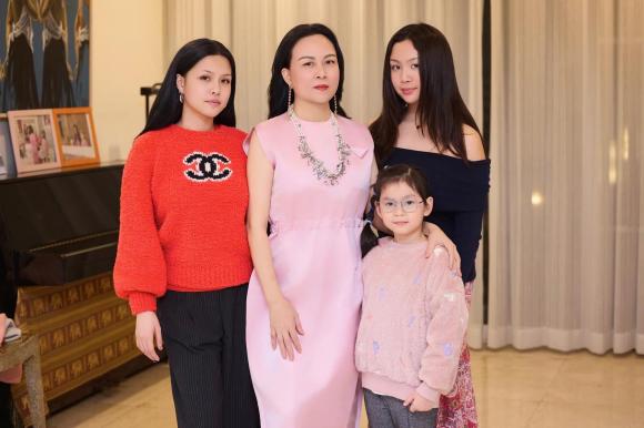 Phượng Chanel hiếm hoi khoe ảnh cùng các con, nhan sắc gây chú ý