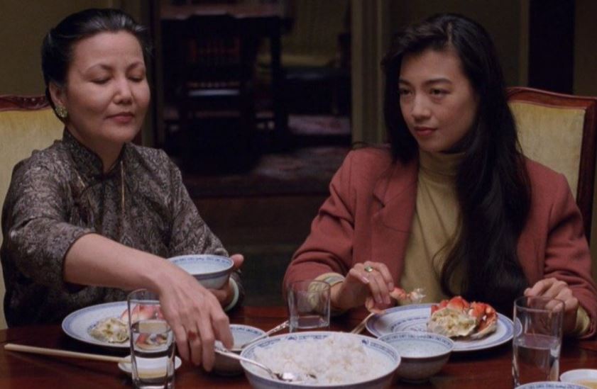 Đau lòng cảnh mẹ chồng cũ đơn độc, bữa ăn lạnh lẽo dọn cho ba người: Tôi không kìm được nước mắt