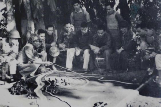 Vị tướng duy nhất của quân đội Việt Nam được Bác Hồ gọi là ‘tướng rau muống’, văn võ song toàn