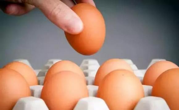 Bác sĩ cảnh báo nên ngừng ăn 'trứng đã rửa sạch', nó có thể gây hại cho gan hơn là uống rượu, đừng coi thường