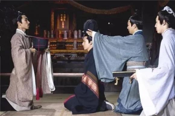 Cổ nhân dạy 'tứ không sờ': Đầu nam giới, rìu thợ mộc là chưa đủ, còn 2 thứ cấm kỵ này, cẩn thận kẻo rước họa vào thân