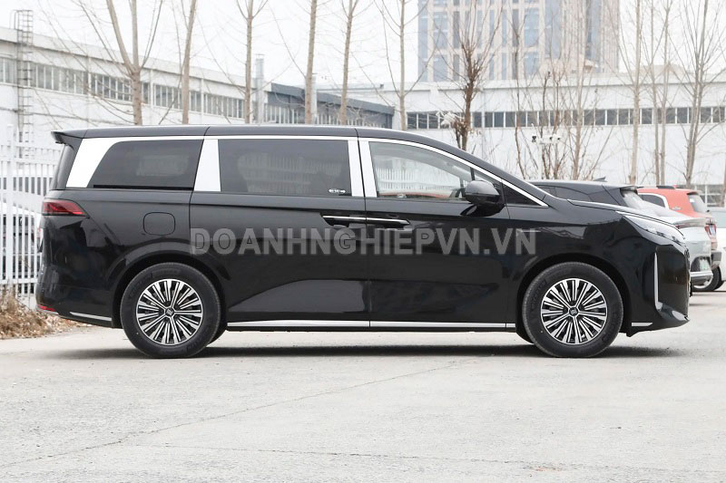 ‘Chuyên cơ mặt đất’ công suất 428 mã lực, siêu tiết kiệm xăng, nội thất sang chảnh, giá rẻ bất ngờ