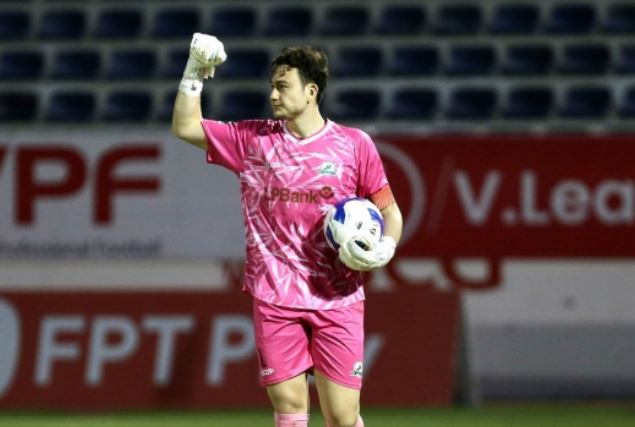 Văn Lâm đón tin vui từ 'đại gia' hạng Nhất, Filip Nguyễn nhận cảnh báo ở ĐT Việt Nam