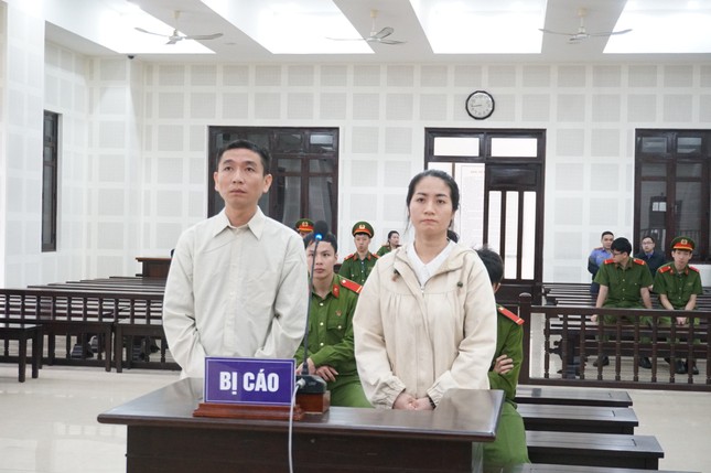 Hai vợ chồng cùng lĩnh án vì trộn hàn the để làm giò chả