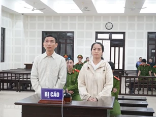 Hai vợ chồng cùng lĩnh án vì trộn hàn the để làm giò chả