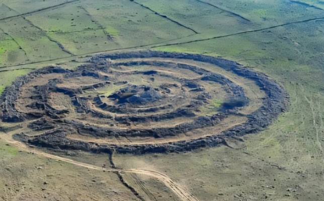 "Đài thiên văn" 6.500 tuổi ở Trung Đông tự xoay bí ẩn