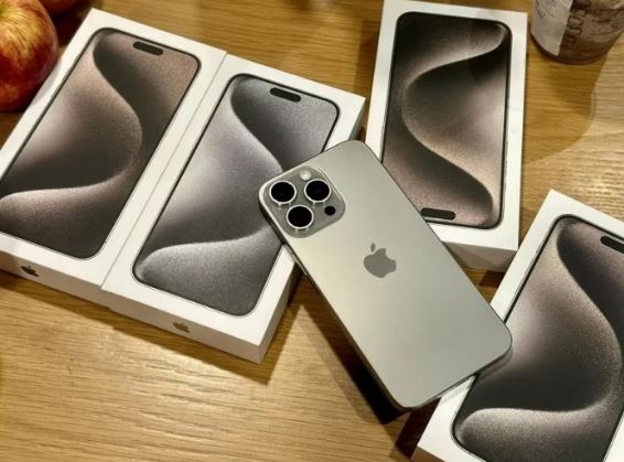 Apple đại hạ giá iPhone 15 Pro Max hàng tân trang, không khác gì hàng mới nhưng giá 'thơm' hơn
