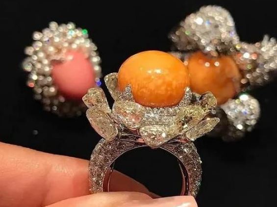 Người phụ nữ nghèo đổi đời nhờ nhặt được viên ngọc trai quý hiếm trong lúc nấu ăn, trị giá bằng cả căn nhà