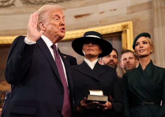 Vì sao Tổng thống Donald Trump tuyệt đối không nhắc đến Nga hay Ukraine khi phát biểu nhậm chức?