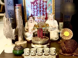 Đốt trầm trên bàn thờ có nên hay không? Ngày Rằm và khi cúng tất niên gia chủ nên lưu ý