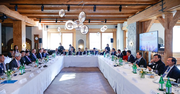 Đầu tư công nghệ cao để Việt Nam 'cất cánh'