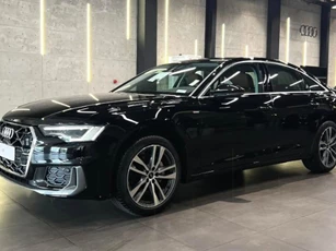 Cận cảnh Audi A6 2025 vừa ra mắt tại đại lý Việt