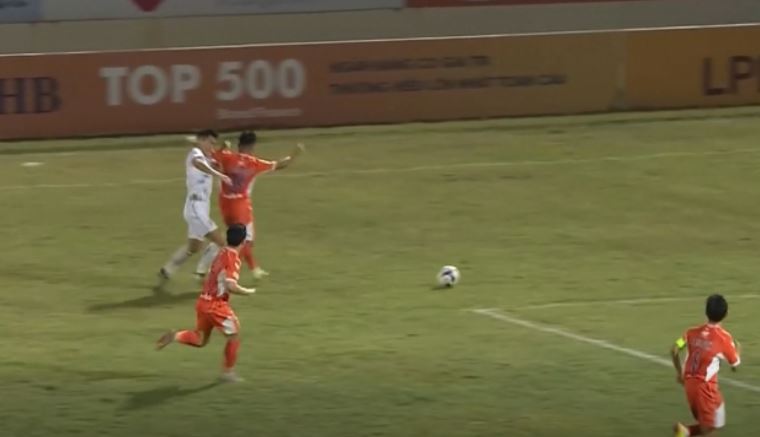 Nhận án phạt nặng từ VFF, cựu sao ĐT Việt Nam lên tiếng về hành vi gây phẫn nộ